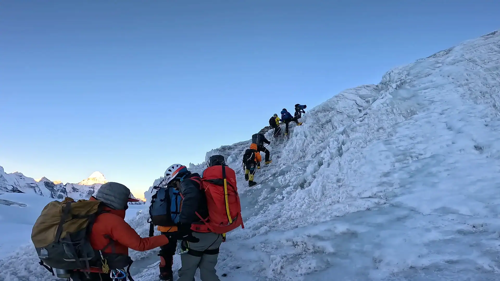 Island Peak Climbing(6,189m) – 17 Days